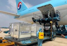 Vắc xin Anh được vận chuyển tới Việt Nam bằng máy bay Hàn Quốc