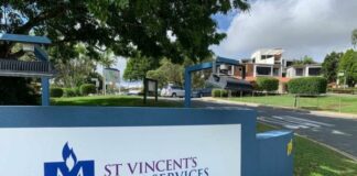 Tiêm vaccine Covid-19 quá liều, hai người Australia phải nhập viện