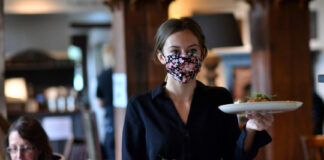 Chính phủ sẽ chi 5 tỷ bảng hỗ trợ các doanh nghiệp bị ảnh hưởng bởi đại dịch