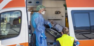 Trong vòng 5 tháng 1/8 bệnh nhân được “hồi phục và xuất viện” vì Covid-19 tại Anh đã tử vong